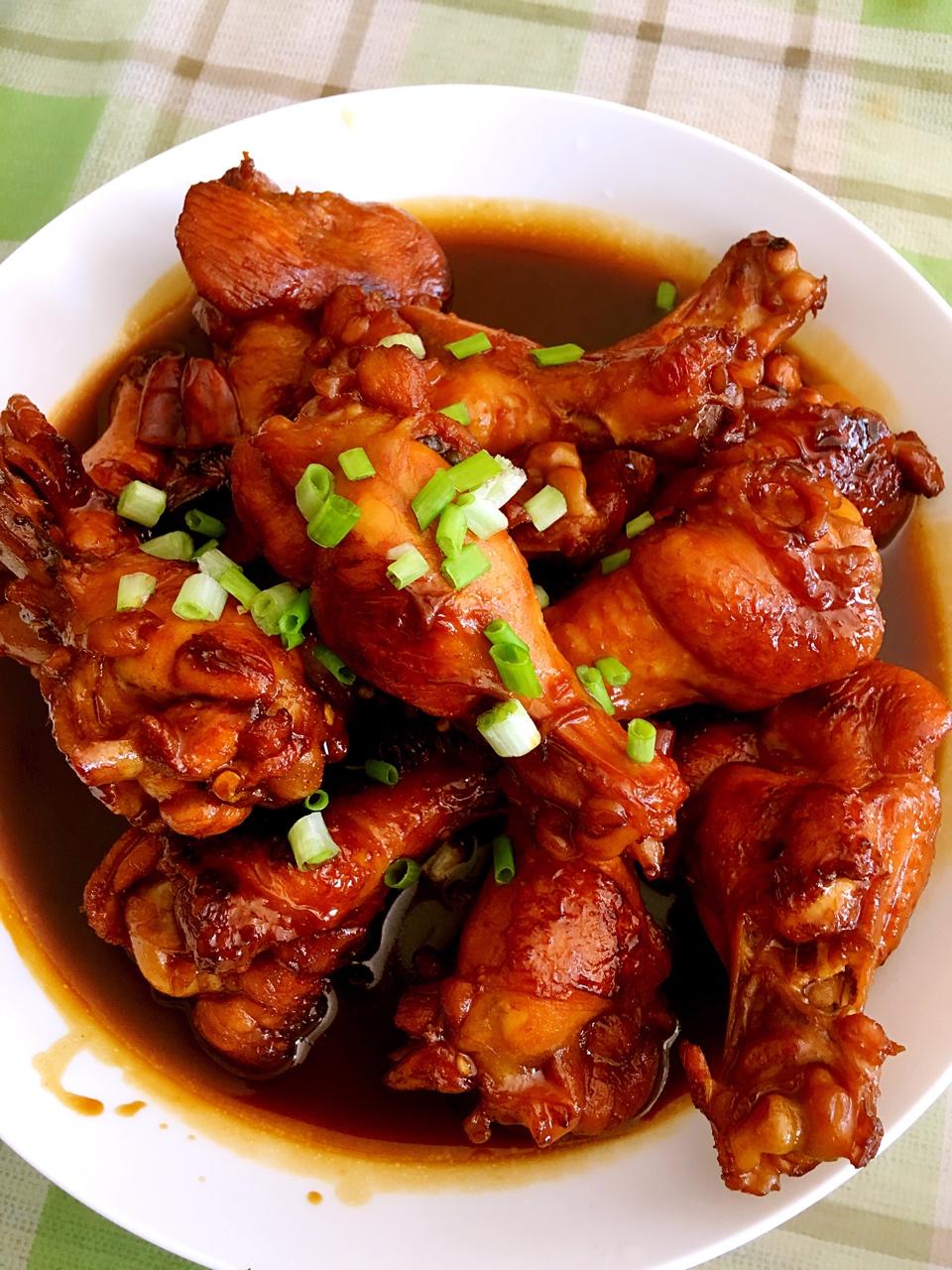 vi家厨房做的红烧鸡翅根