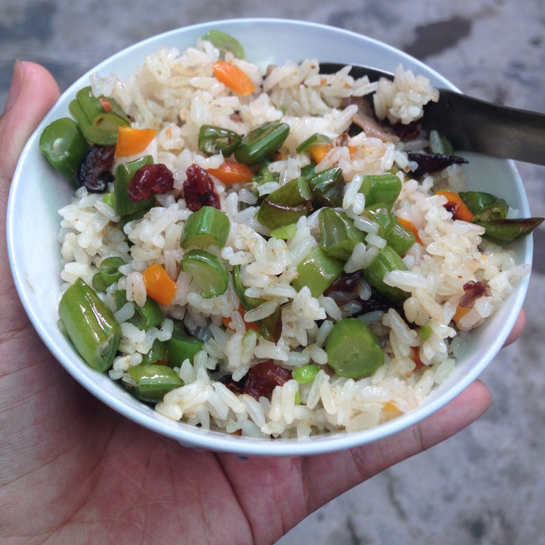 の韩じ黎こ樱做的电饭锅豆角饭