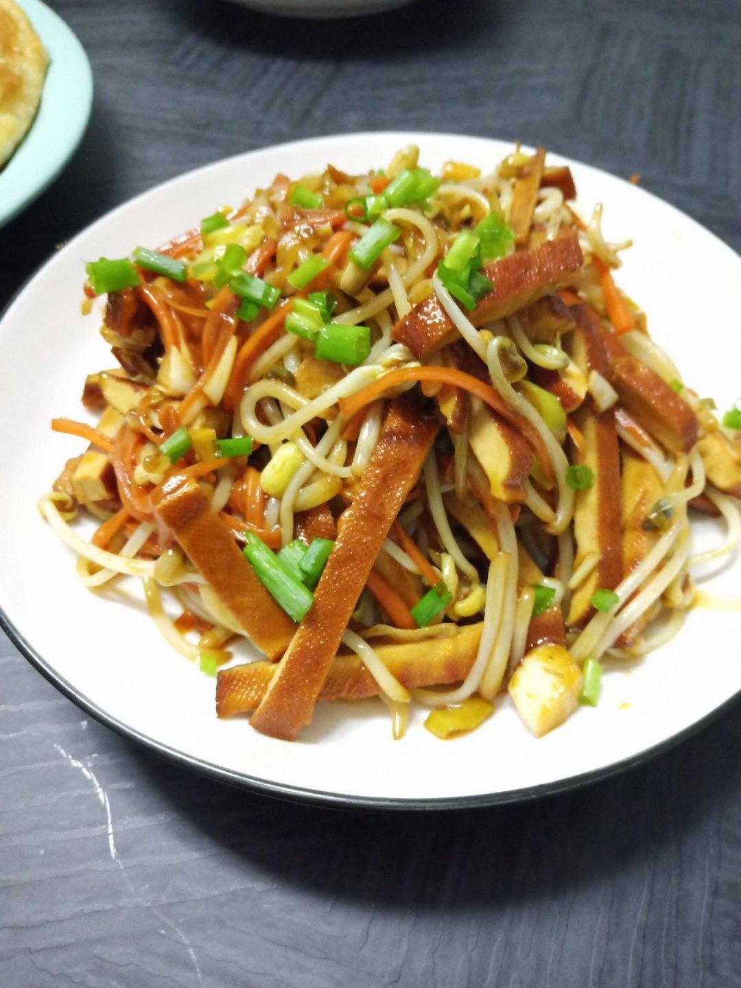 静水流深1974做的十分钟做好一道好菜豆芽炒香干