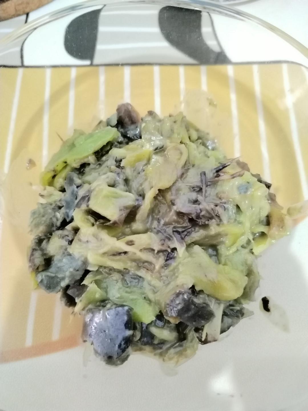 手擂尖椒皮蛋