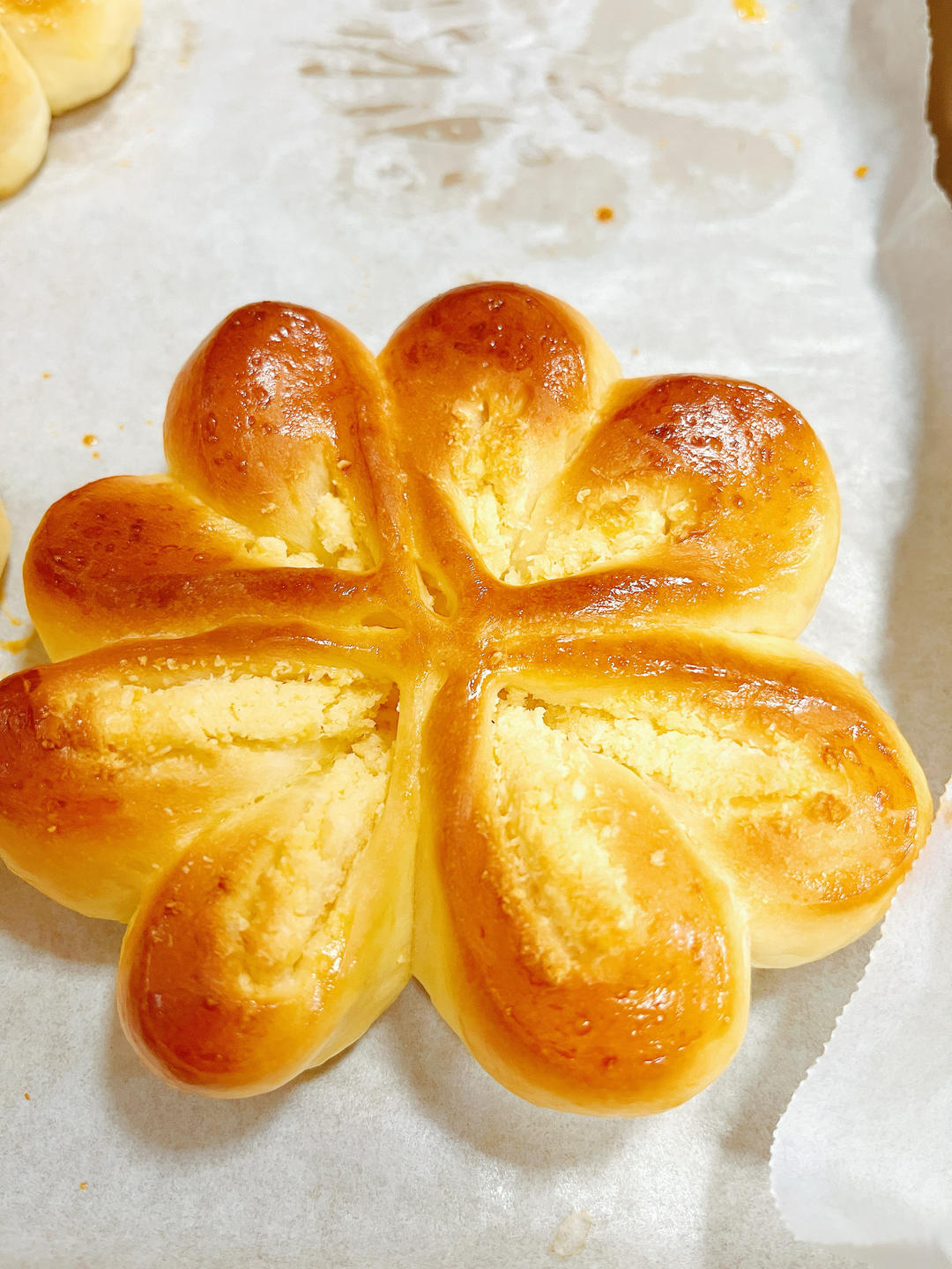 幸运四叶草椰蓉面包|每一瓣都是爱你的形状|香甜小面包