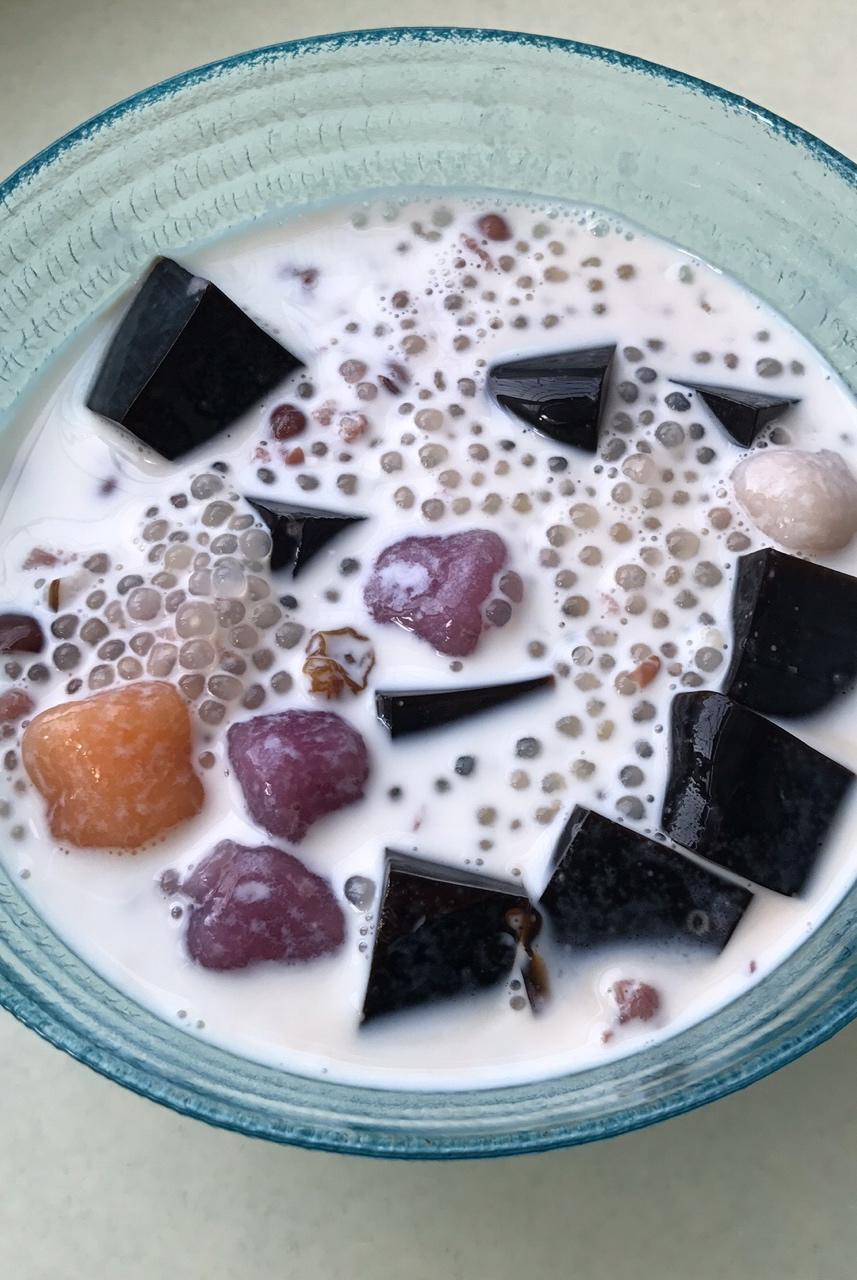 ミ执念┯深做的芋圆烧仙草西米露