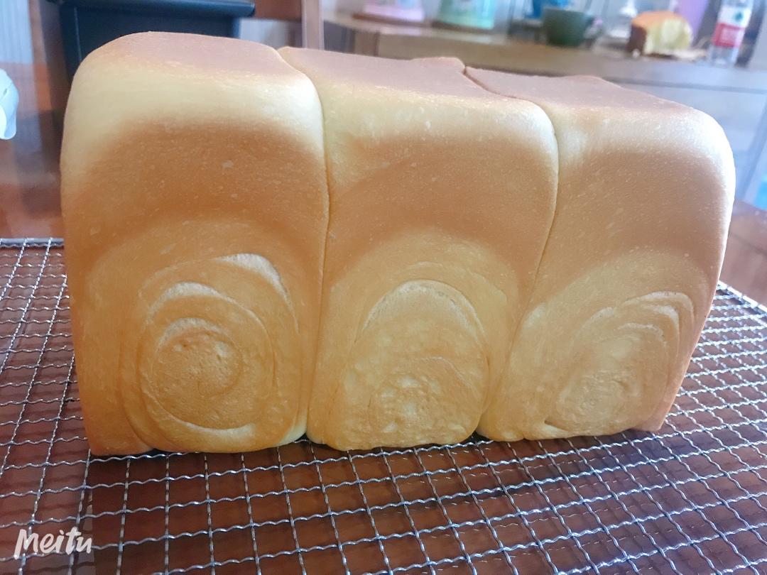 吐司，奶香手撕面包，超级香浓