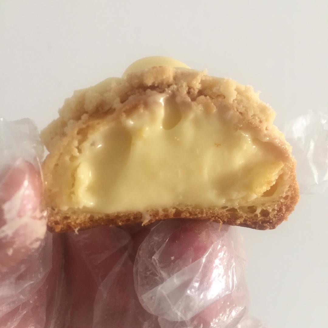超厚酥皮泡芙搭香草卡仕达酱