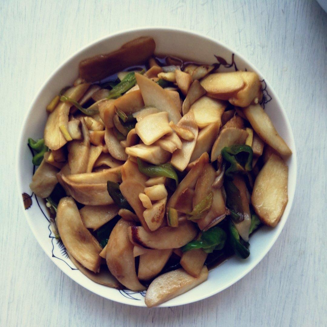 青椒素炒杏鲍菇