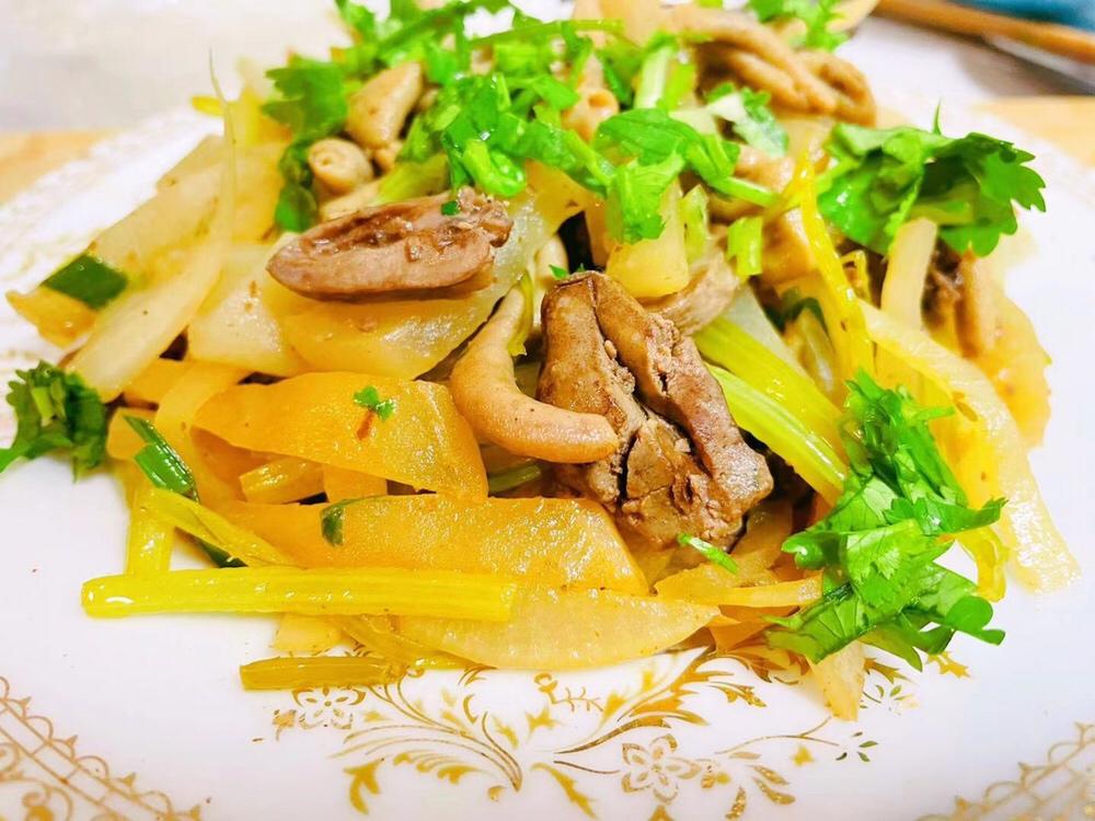 下饭的酸辣鸡杂