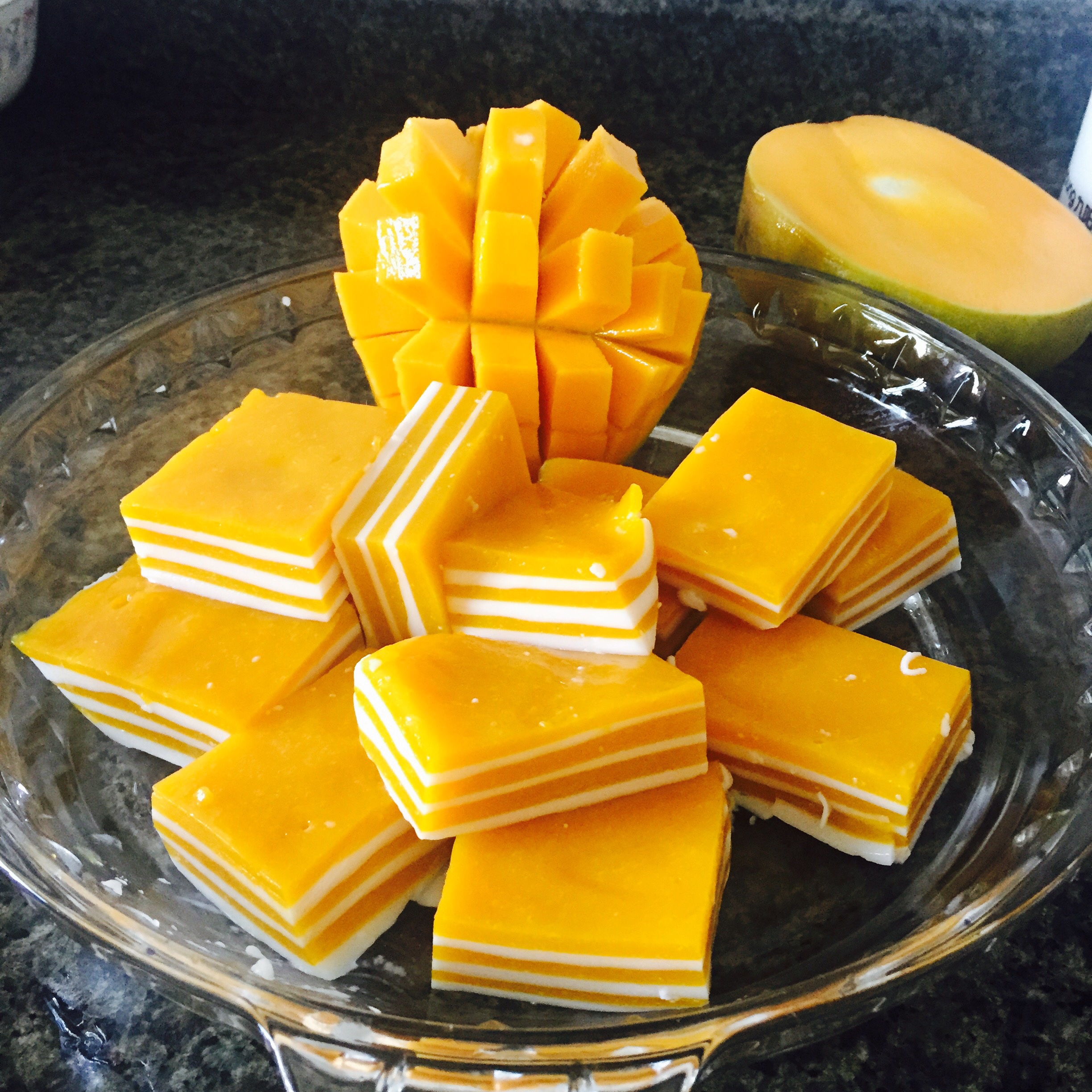 芒果椰汁千层糕