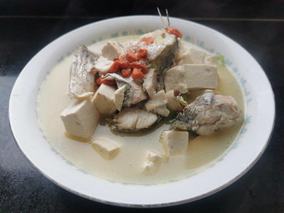 鲈鱼豆腐汤