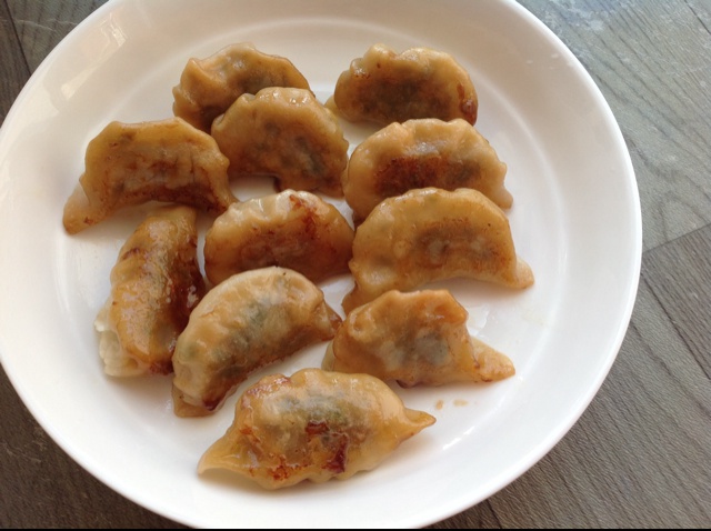 速冻水饺吃腻了吗~变锅贴吧(๑´ڡ`๑)