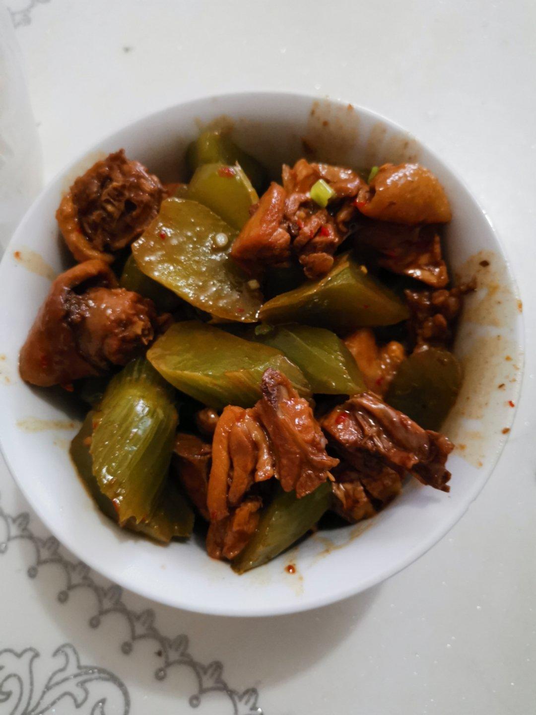 红烧鸡肉莴笋