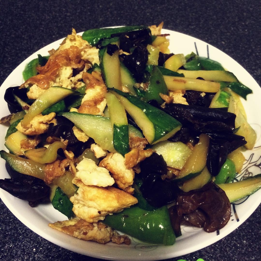 黄瓜木耳炒鸡蛋