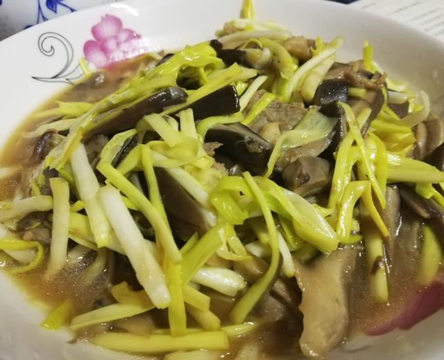 平蘑炒蒜黄的做法