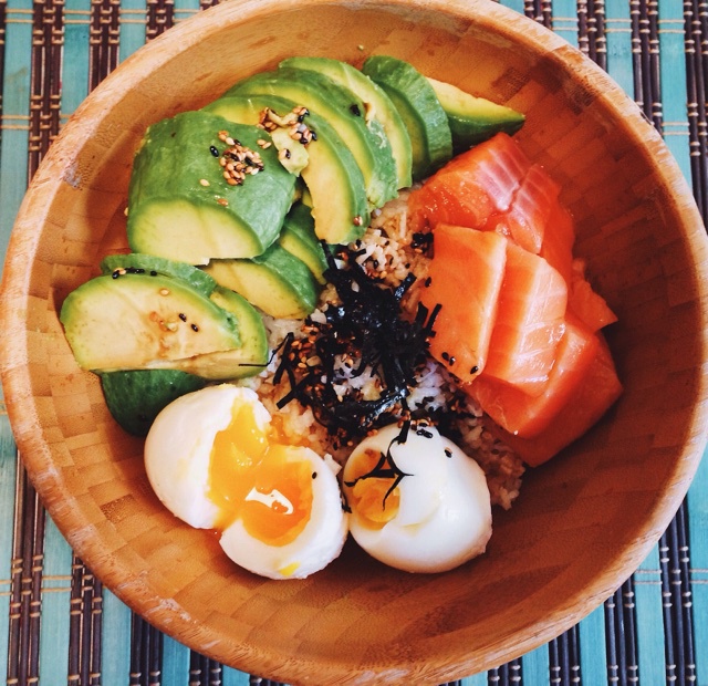 三文鱼牛油果拌饭