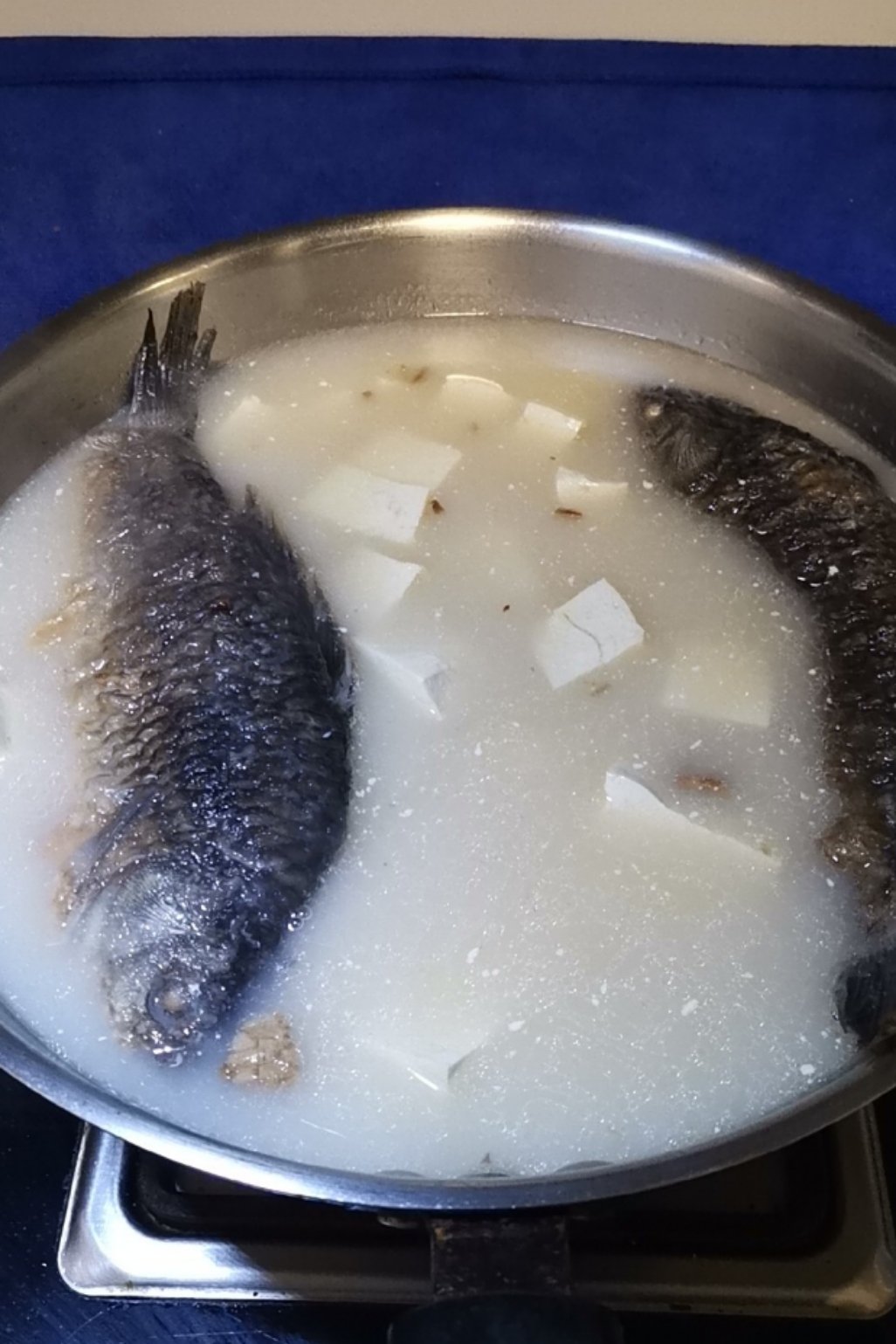 奶油鲫鱼豆腐汤