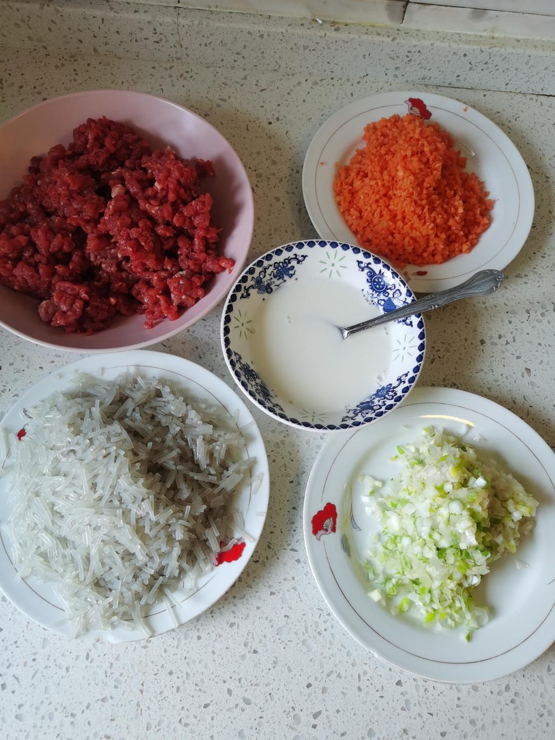 超好吃/牛肉粉丝包子