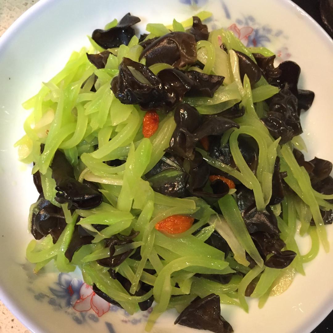 莴笋木耳