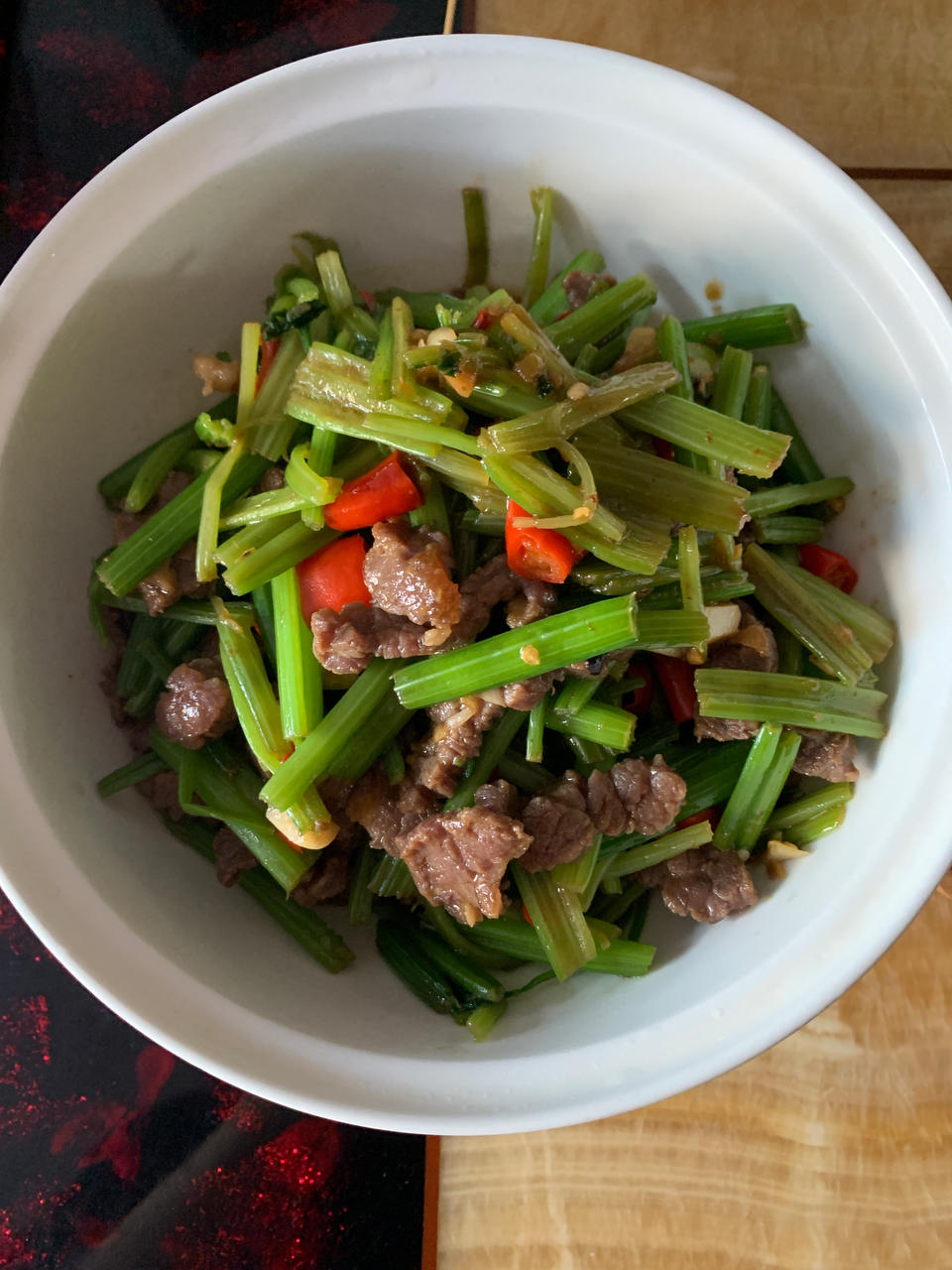 芹菜炒牛肉
