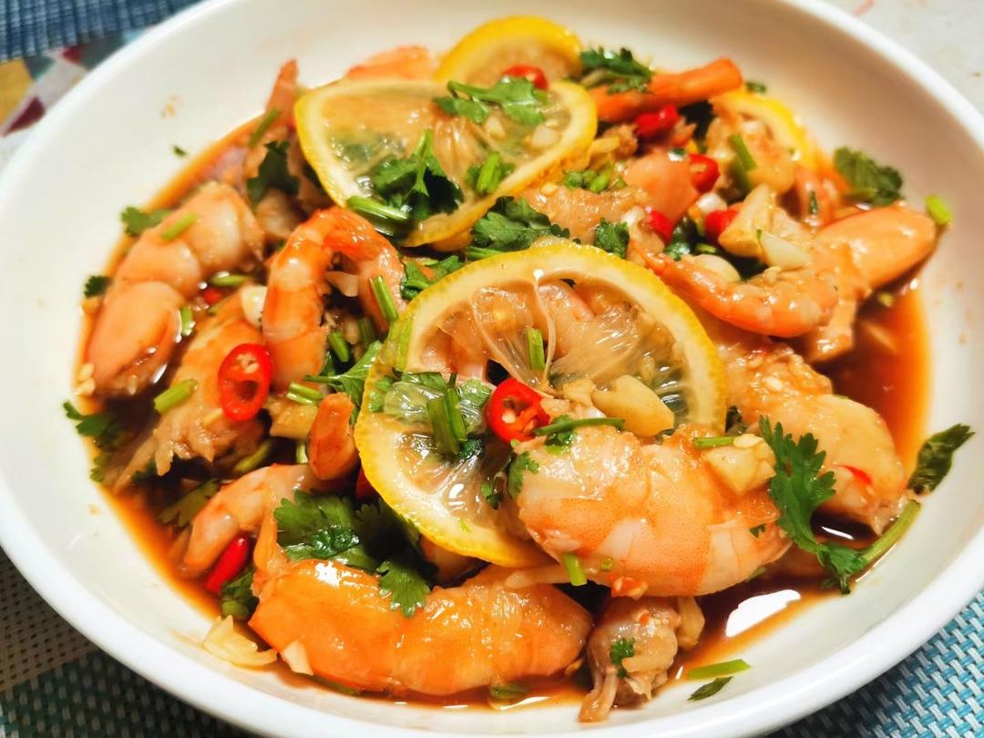 酸辣柠檬虾的做法