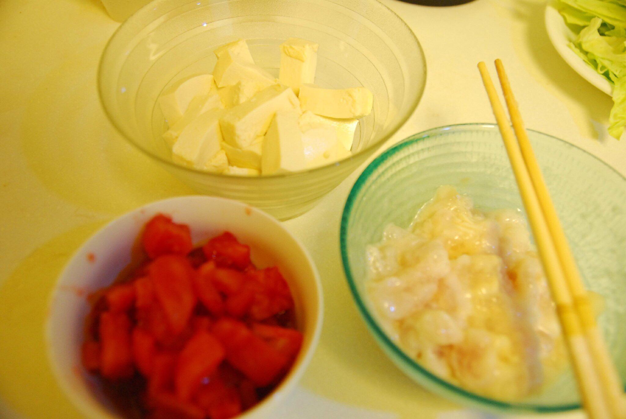 番茄龙利鱼豆腐汤的做法 步骤1