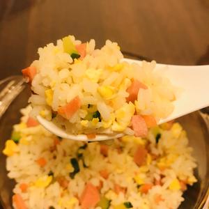 🍛消耗米饭的好办法～蛋炒饭的做法 步骤7