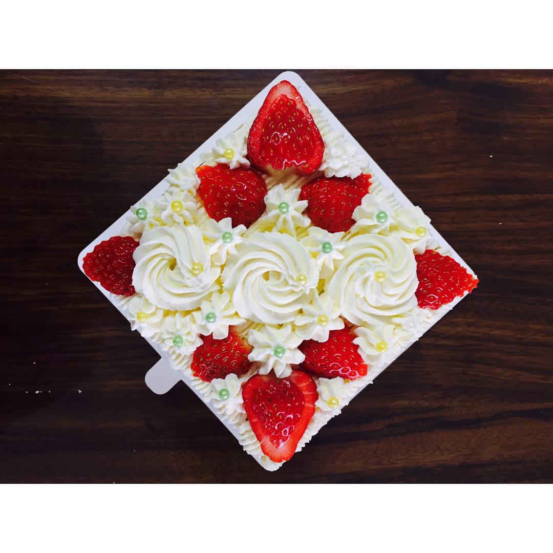 淡奶油裱花蛋糕