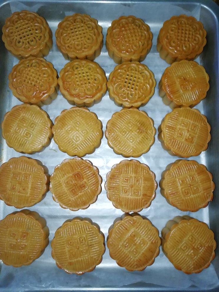 广式月饼—蛋黄莲蓉月饼