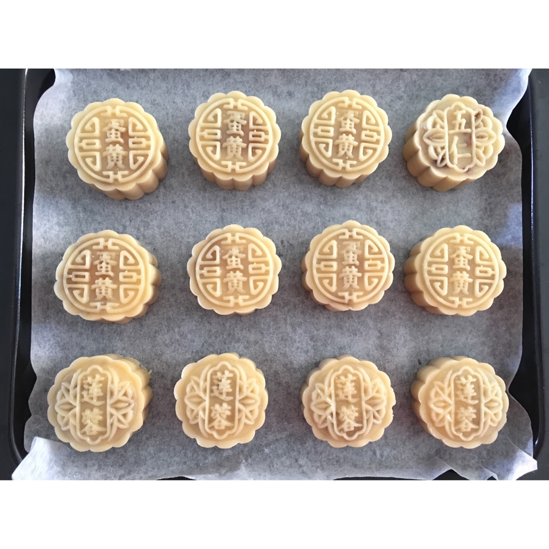 广式月饼——蛋黄莲蓉月饼