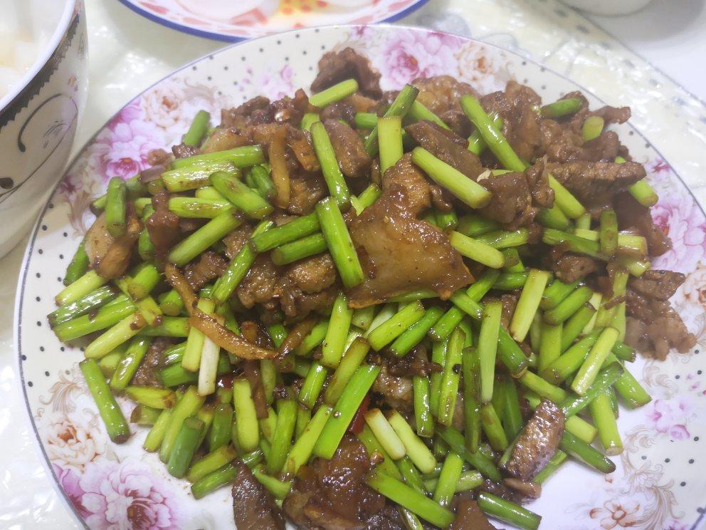 家常菜蒜薹炒肉（蒜苔炒肉）