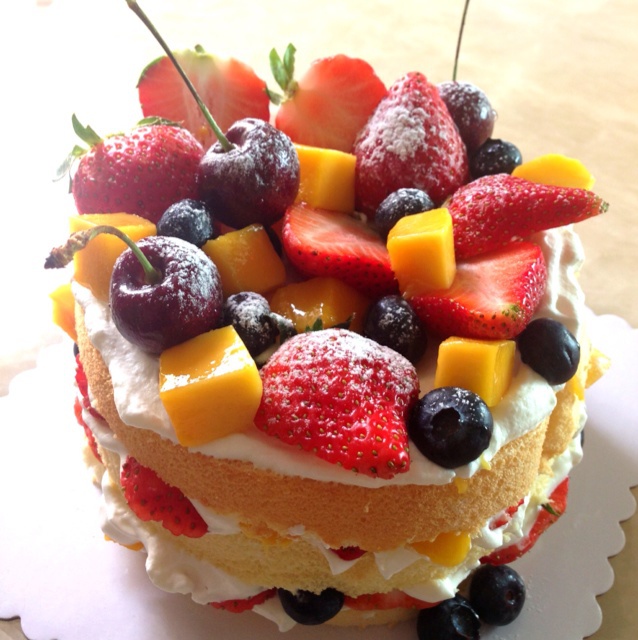 时下流行的鲜奶油戚风裸蛋糕