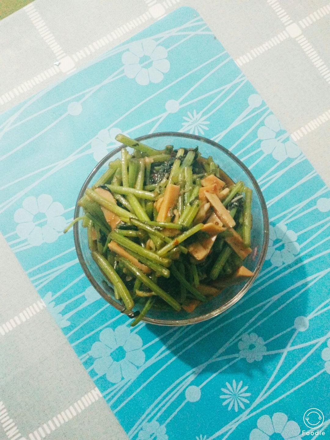 清炒茼蒿