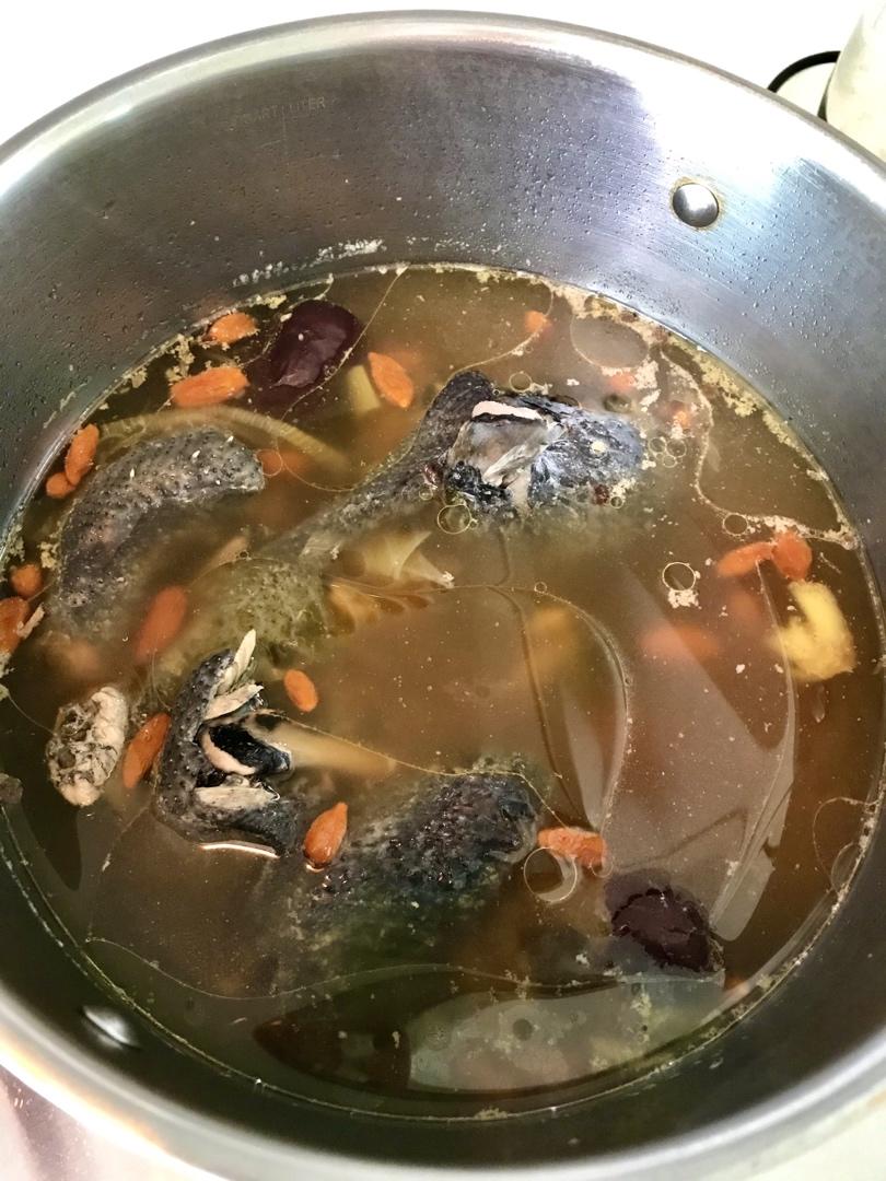 鸡枞菌煲鸡汤