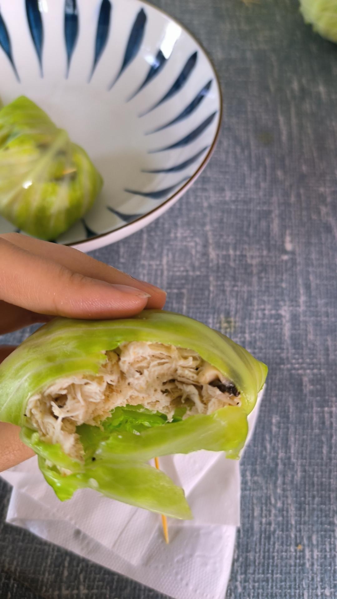 低热饱腹还好吃：香菇鸡丝高丽菜卷