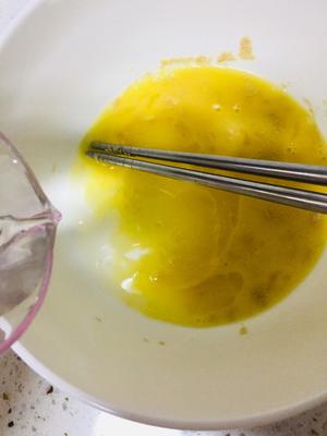 #麦子厨房#小红锅制作宝宝辅食～咸香粗粮糕的做法 步骤3