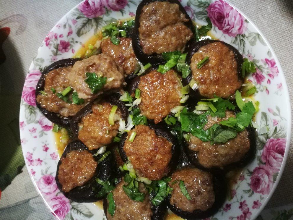 美味的肉酿香菇～～孩子爱吃的下饭菜