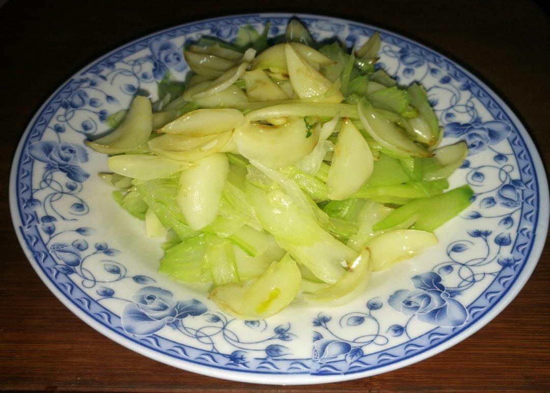 西芹炒百合