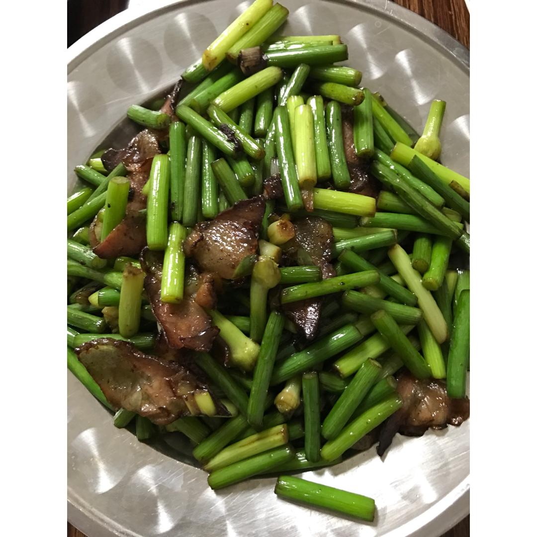又到腊味飘香时【蒜苔炒腊肉】