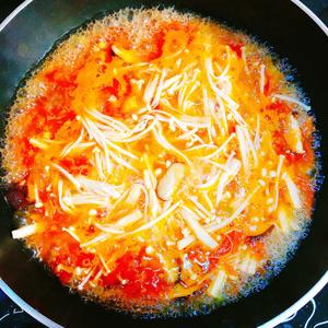 哺乳期减脂番茄金针菇豆腐汤的做法 步骤5