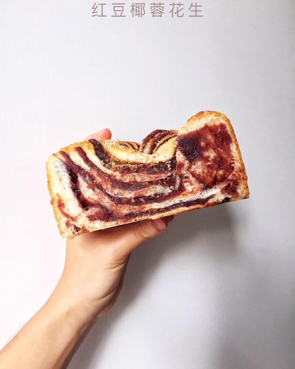 豆沙花式面包