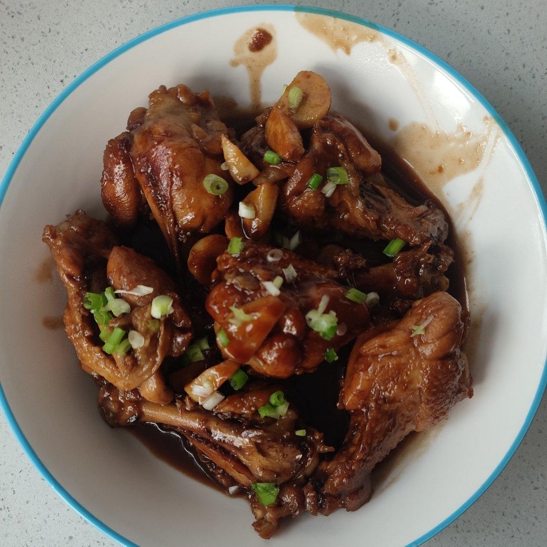 好吃到舔手指的「蒜香蜜汁鸡翅根」👍