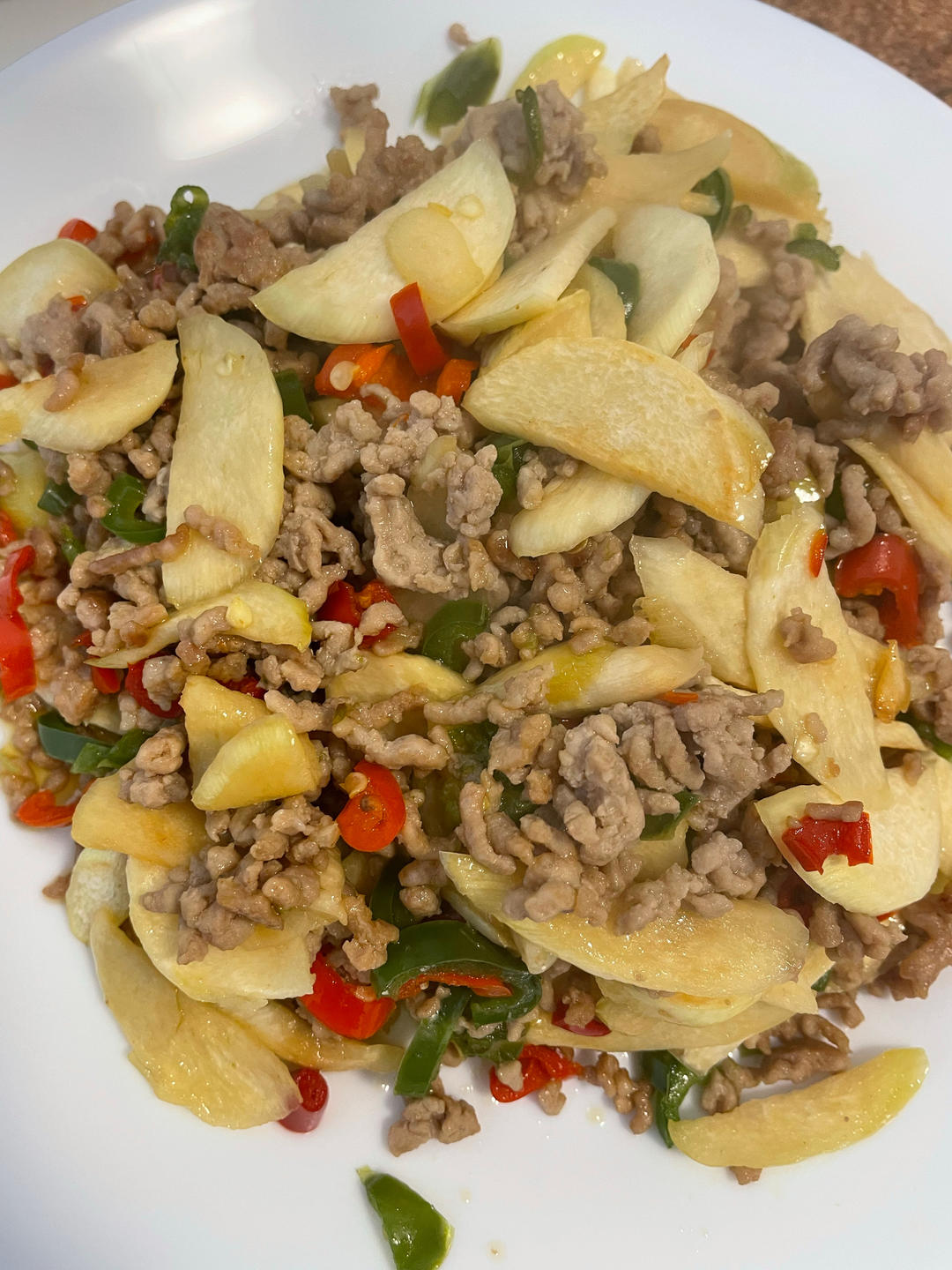 茭白这样做百吃不厌，茭白炒肉