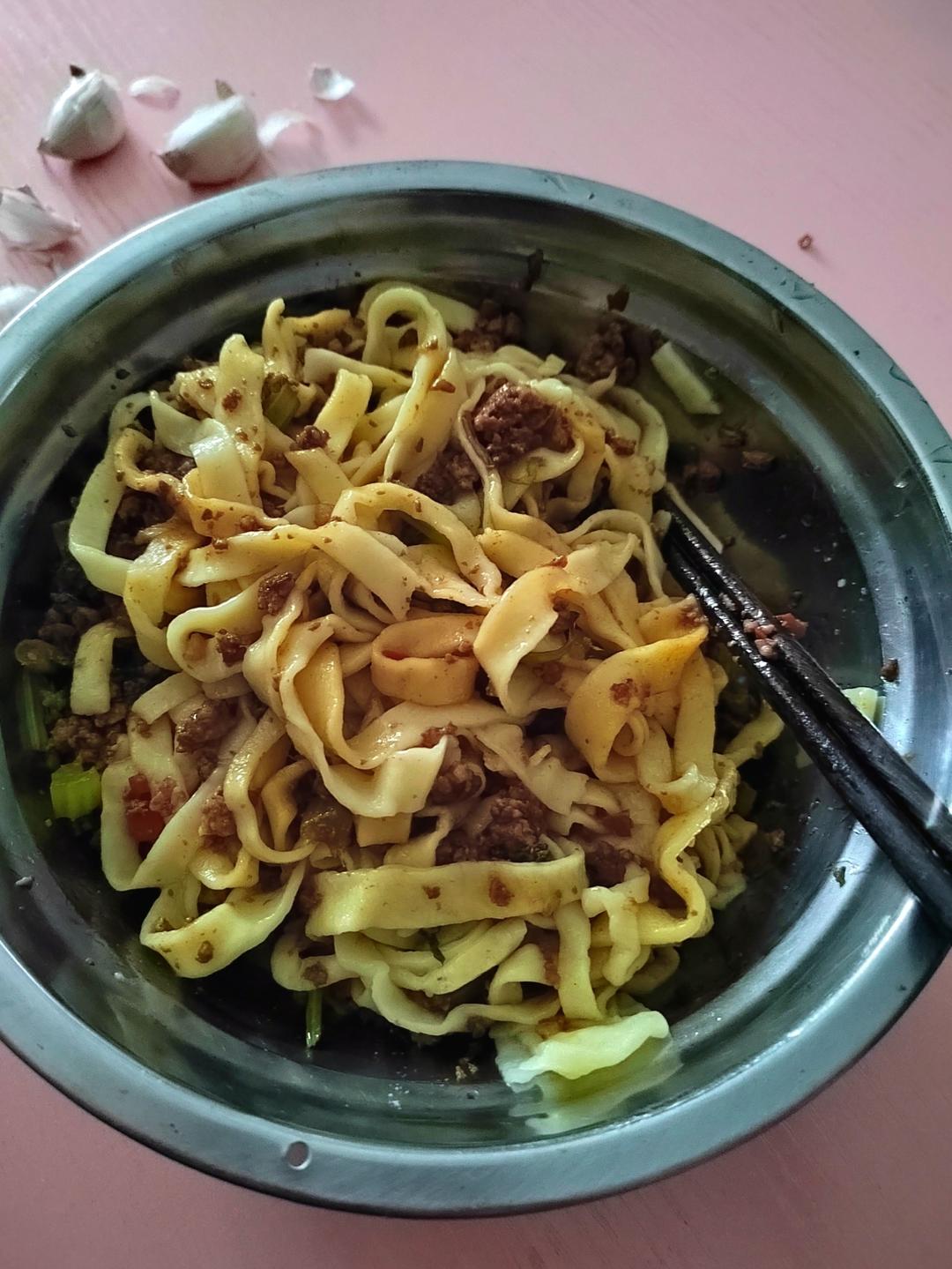 鸡蛋手擀面