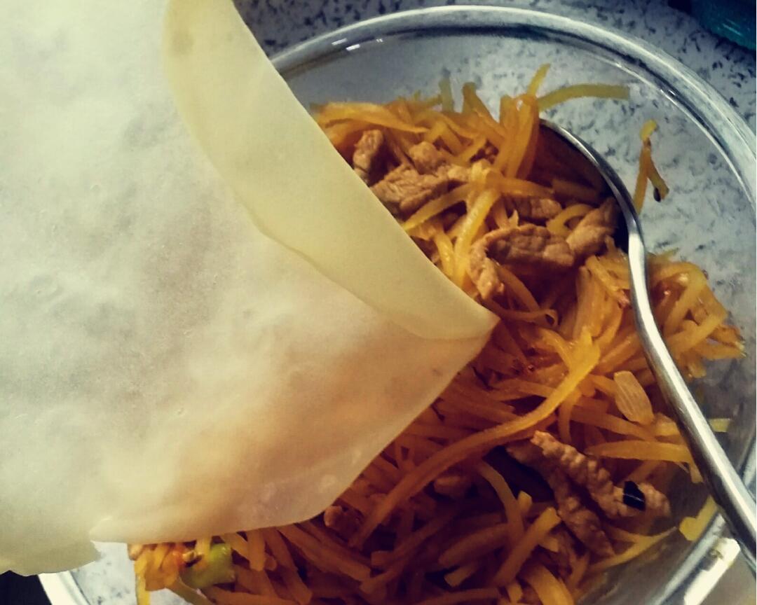 蒸单饼（春饼）卷土豆丝