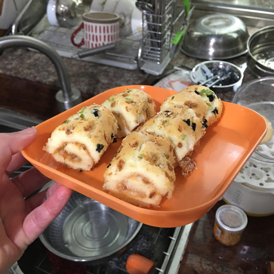 香葱海苔肉松芝麻蛋糕卷