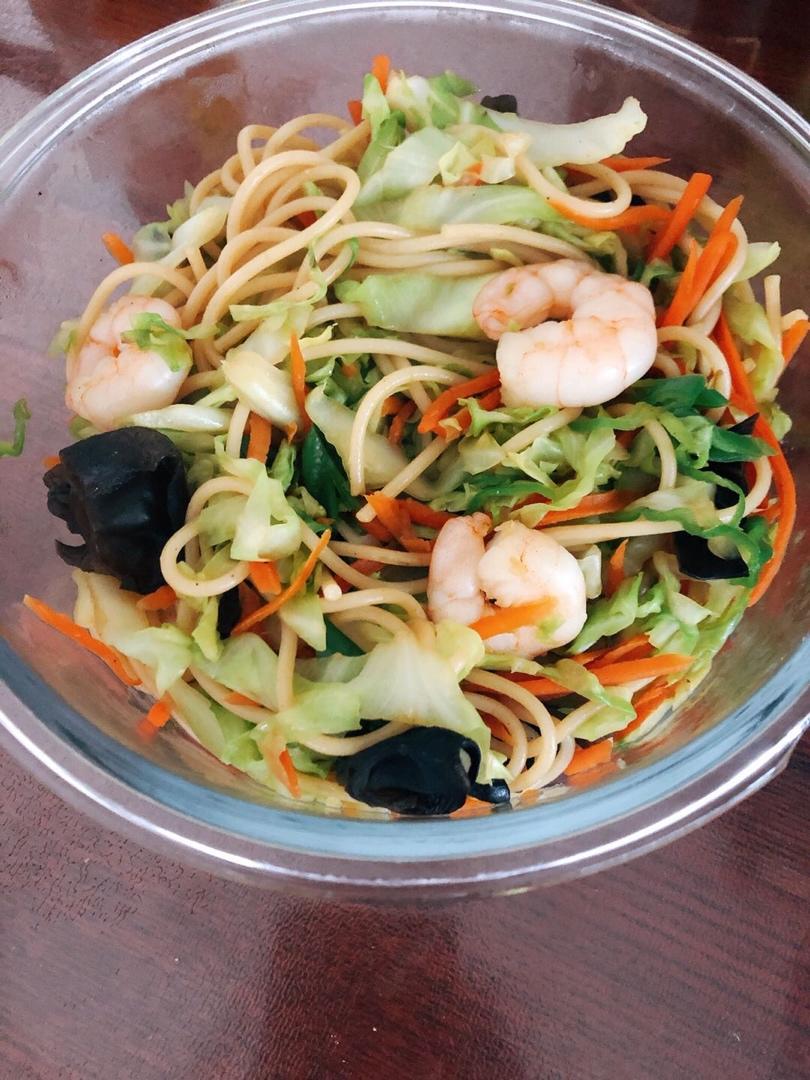清爽卷心菜胡萝卜炒虾仁「好好吃饭健康瘦」