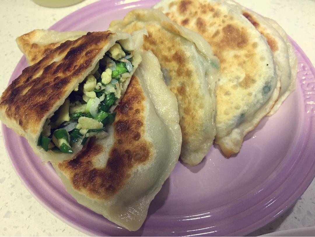 香喷喷的韭菜盒子（入门级家常面食）的做法