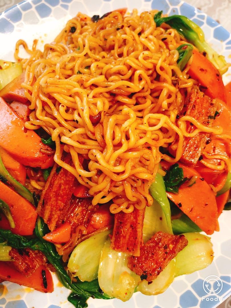 路边摊风味炒方便面