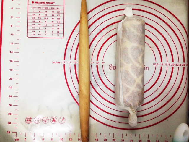 长颈鹿花纹奶油蛋糕卷——朴素的蛋糕卷也生动形象了哦