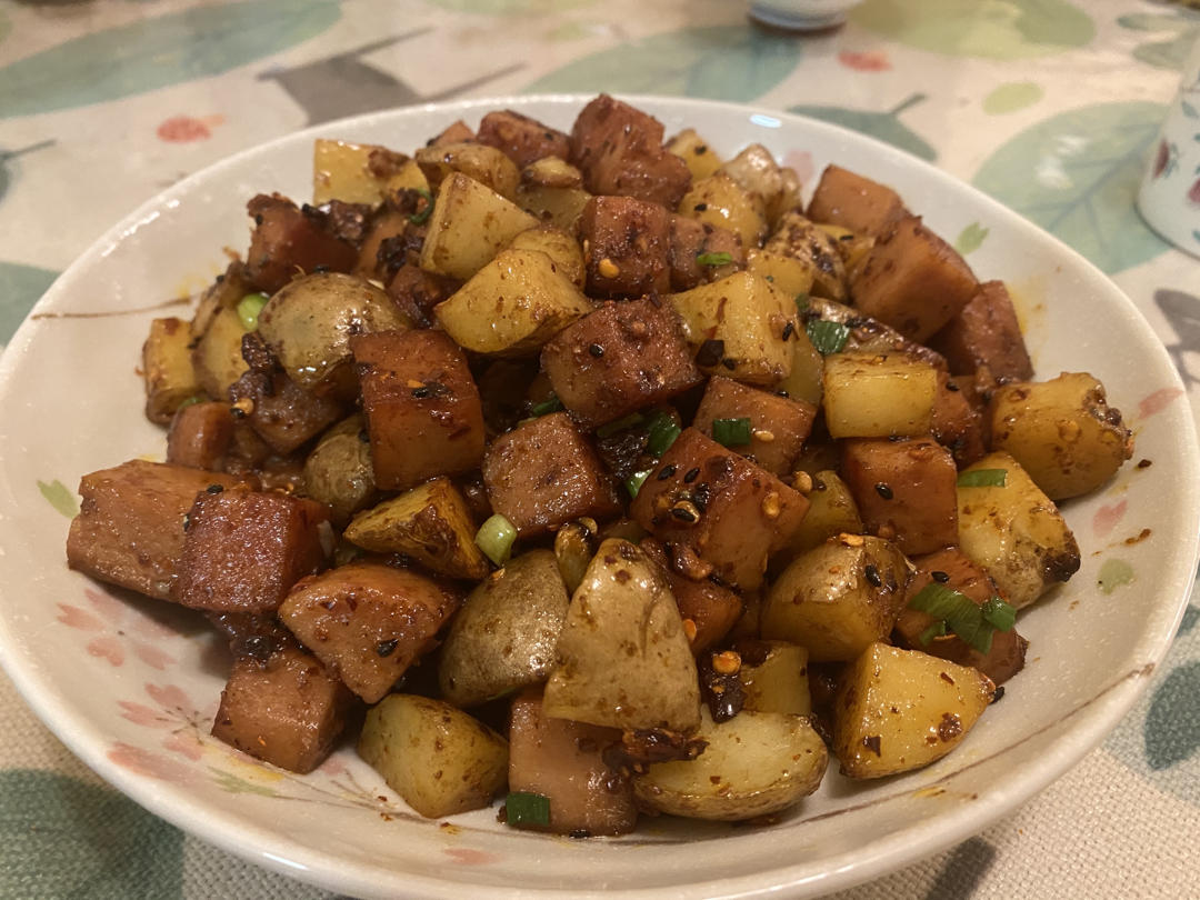 孜然土豆午餐肉