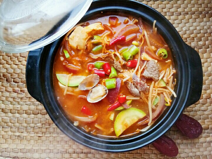 《花花家的菜》韩式大酱汤――最爱那一口鲜辣