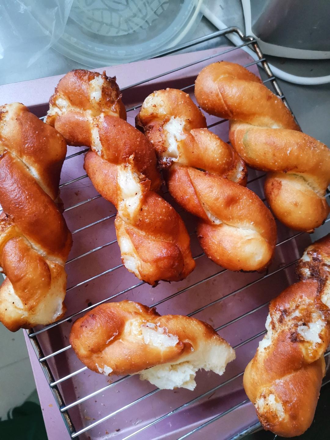 网红酸奶夹心大麻花（不用面包糠）